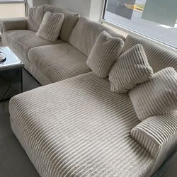 Lindyn Ivory 3 Piece Modular Cloud Sectional Sofa With Chaise 