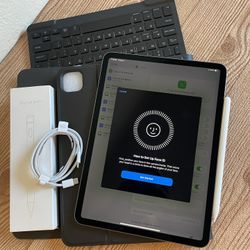 iPad Pro 11” (M1 chip / 2021 model) 3rd Generation 128GB with keyboard case,  pen & Accessories 