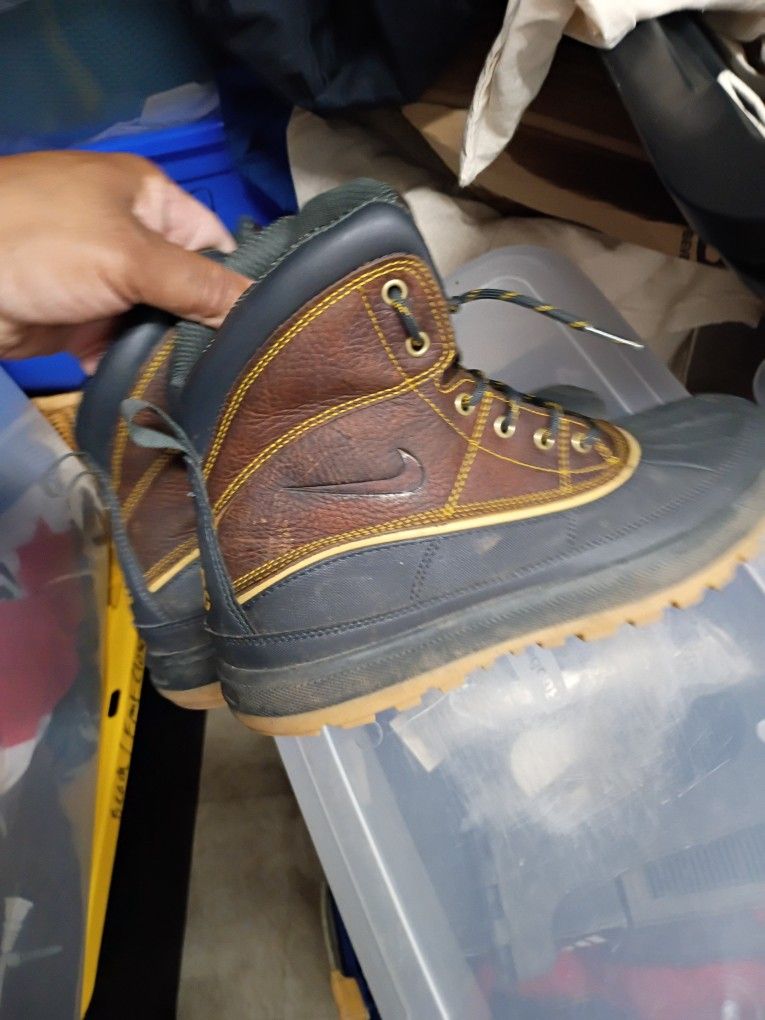 Nike Acg Boots Size 8.5