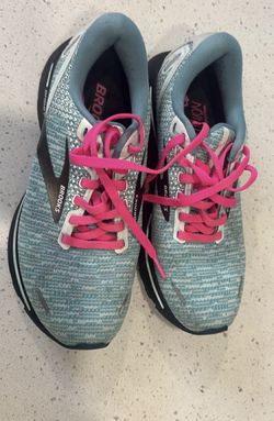 Brooks women’s Sz: 7