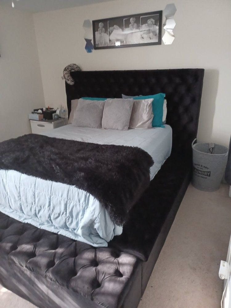 Queen Size Bed With Side Storage Black Velvet.