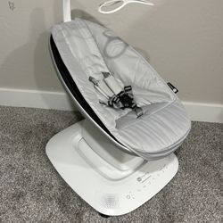 4MOMS 'MamaRoo - 1046’ Multi-Motion Baby Swing
