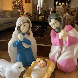 VINTAGE BLOW MOLD NATIVITY SET!