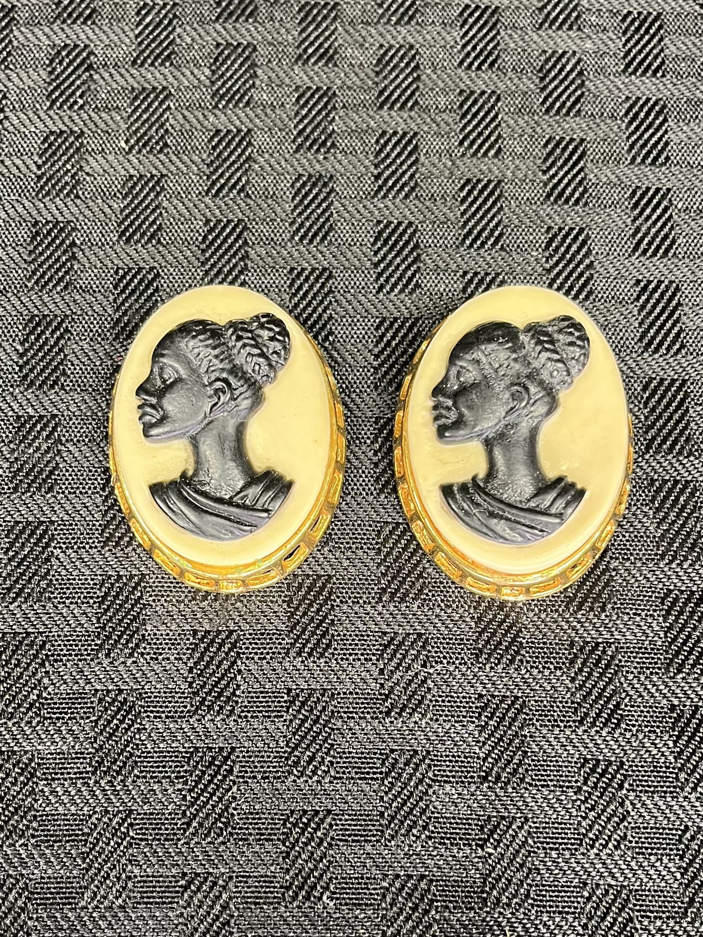 African American Female Black Cameo Brooch Pin