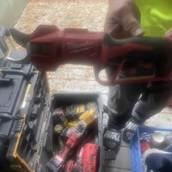 Milwaukee Lops For Trimming 12 V