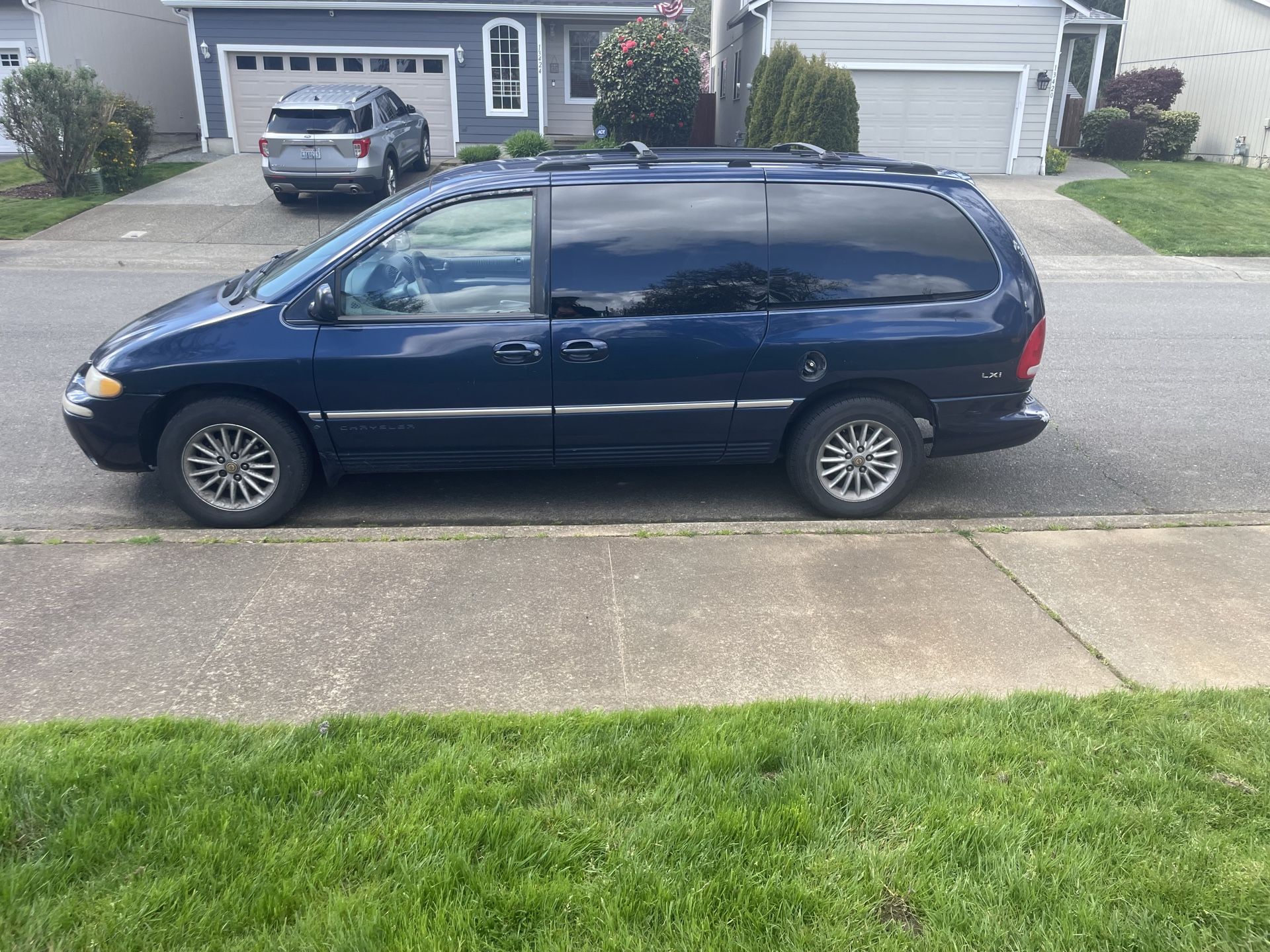 2000 Chrysler town & city