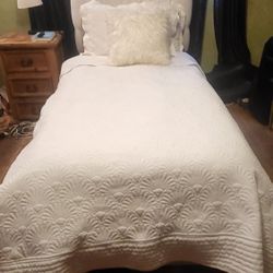 Twin Bed With Mattress 