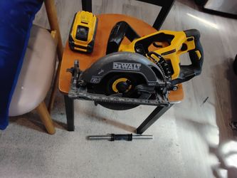 Dewalt 60v flex volt saw w/battery and charger