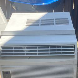 Window Air Conditioner  12000 BTU 