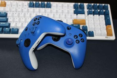 2 Genuine Microsoft Xbox Wireless Controllers – Shock Blue