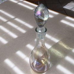 VINTAGE TOSCANY HAND BLOWN IRIDESCENT GLASS DECANTER WITH STOPPER
