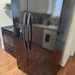 Frigidaire Refrigerator & Electric Stove Set