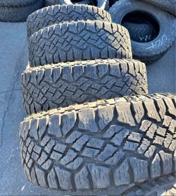 285/70/17 Goodyear Selling a set of 4 tires in excellent condition 🫡