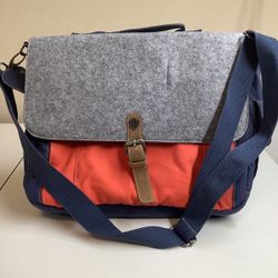 Warner Brothers Messenger Bag / Laptop Bag Carrying Case for 13" Laptop