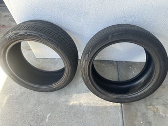 2 Kumho 225/45 R17 Tire