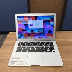 13" MacBook Air*2.2Ghz Intel Core i7*256GB SSD*8GB RAM