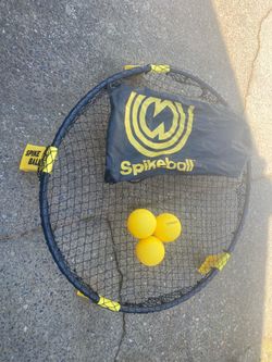 Spikeball set