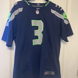 Seahawks jersey size XL woman’s. $20 cash only. everett /melvin ave pick up area. 