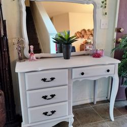 French Provincial Vanity & Stool
