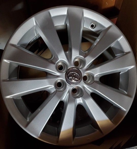 2010 Toyota Corolla Stock Wheels 16" $300