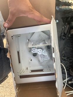 Multimedia outlet box with outlet