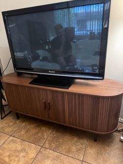 MCM Entertainment Center