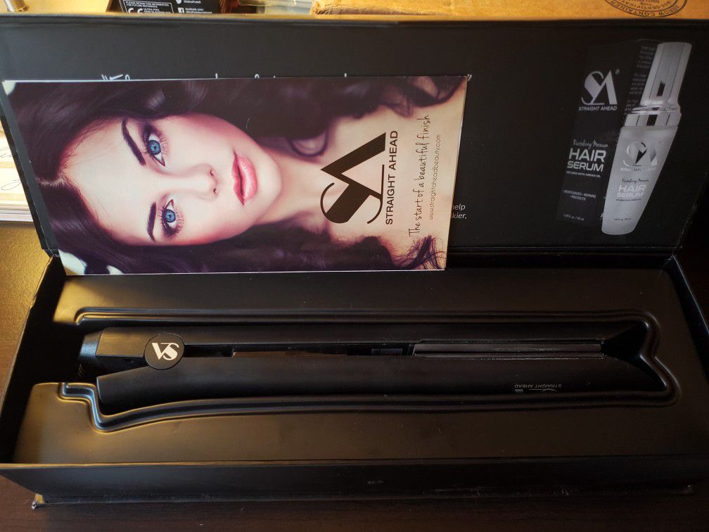 Straight Ahead hair straightener Gold Collection like new
