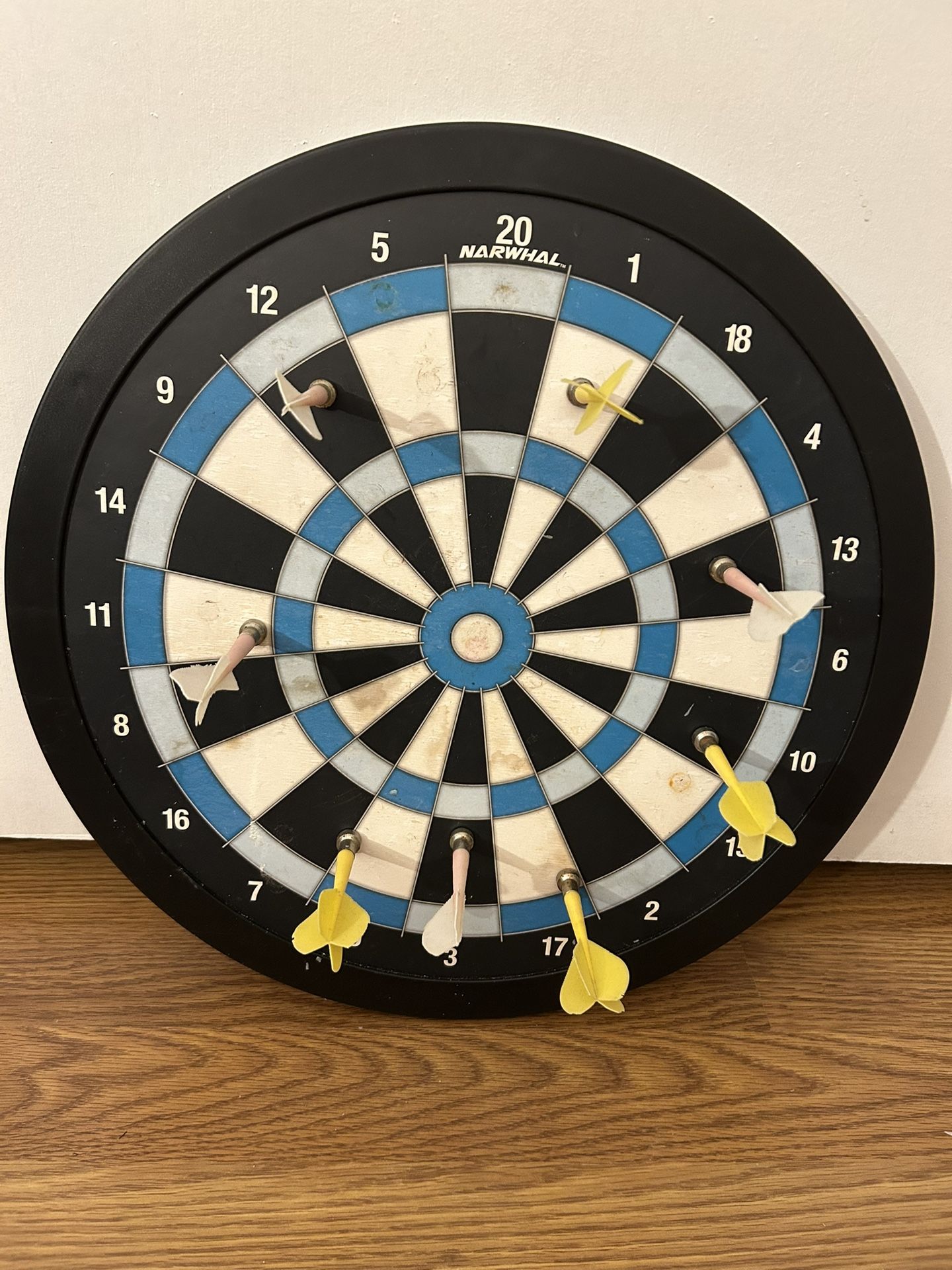 Narwhal Magnetic Dartboard 
