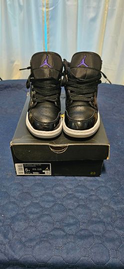 Air Jordan 1 Mid SE (GS) Black/Purple Youth Size 5Y