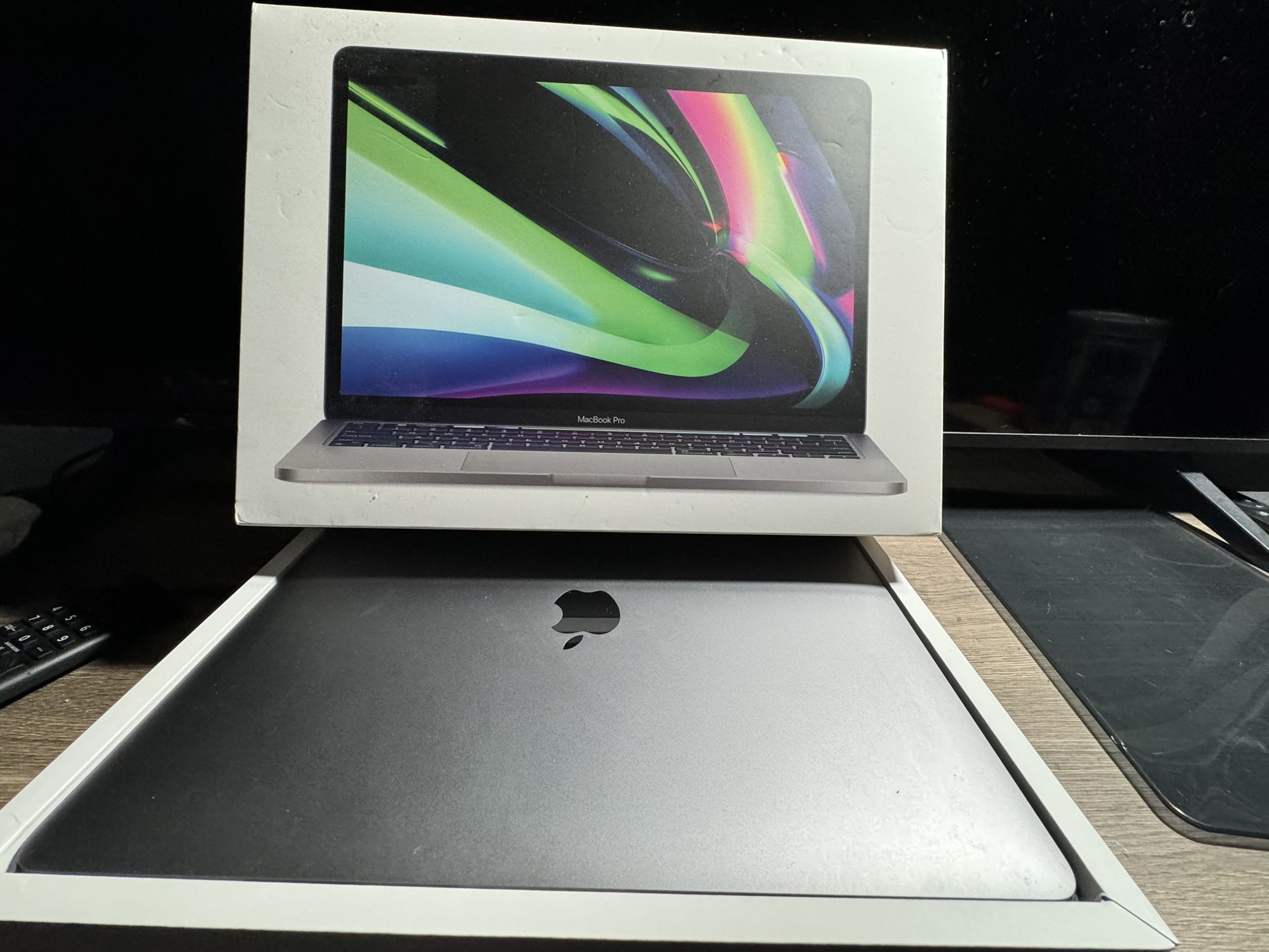 2020 MacBook Pro 13.3 M1 Chip 8GB Memory