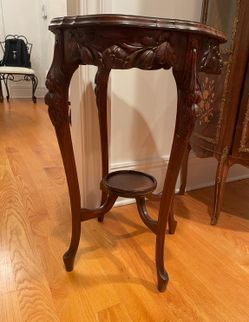 Antique Carved Floral Accent Table with Petite Lower Shelf