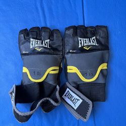 Everlast 1lb Boxing Gloves For Men Large Size. Pick Up Only In Torrance 90505. Cash Only. 