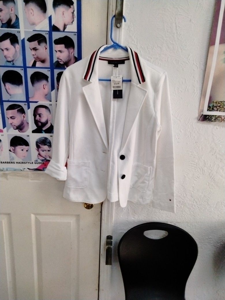 White Blazer 