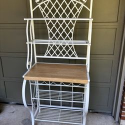 Baker’s Rack Excellent Condition White