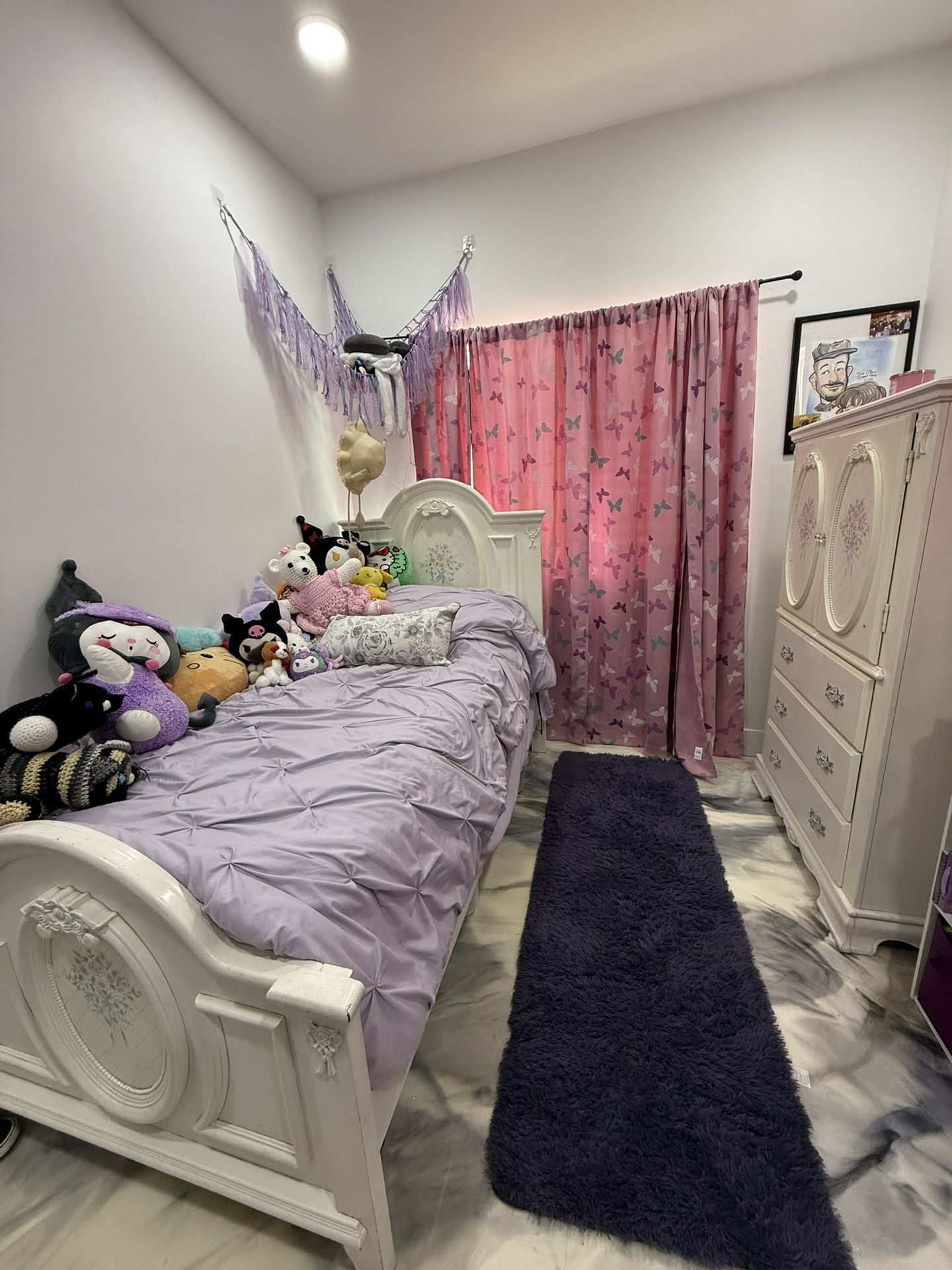 White Vintage Twin Bed Set 