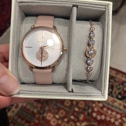 AWESOME NEW MK WATCH & BRACELET SET