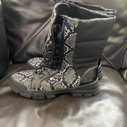 Snow Boots Size 11 In Women 