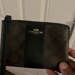 Coach Purse And Wristlet 