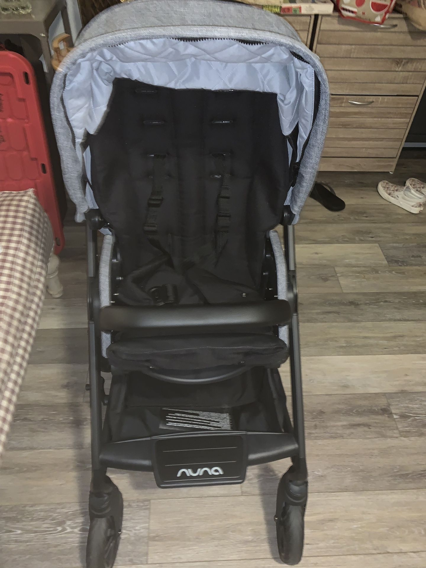 NUNA BABY STROLLER