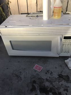Hangable microwave