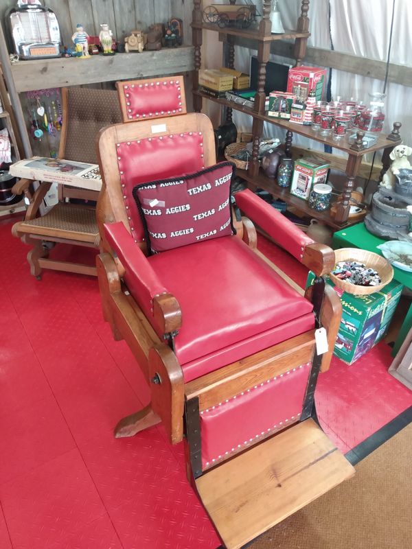 Antique barbers chair for Sale in Conroe, TX OfferUp