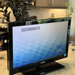 Toshiba 24SLV411U 24" 1080p HD LED LCD Television