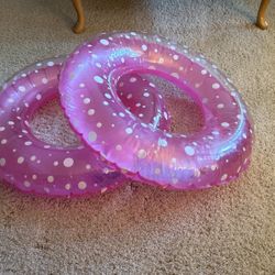 2   Inner Tubes For Swimmers That Are 3-7 Years Old