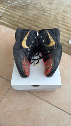 Kobe X - Elite Low. Christmas ( Sz 11) 