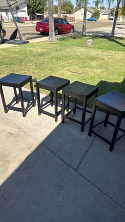 Set of 4 Black Backless Bar Stools