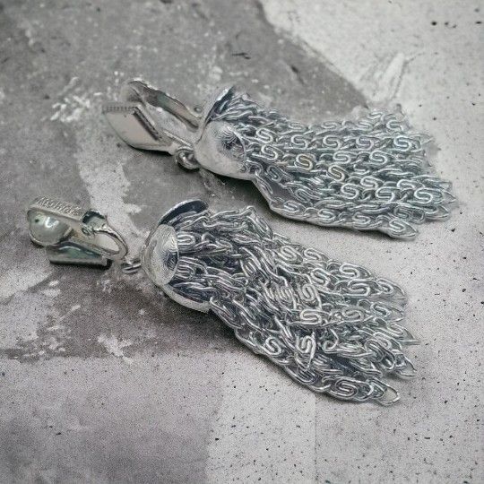 Vintage SARAH COVENTRY Signed Cascading Silver Tone Waterfall Fringe Tassel Clip Earrings Retro Women's Costume Jewelry