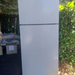G.E. Refrigerator $50