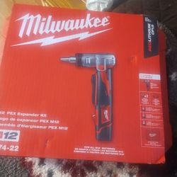Milwaukee M12 Pex Expander Kit