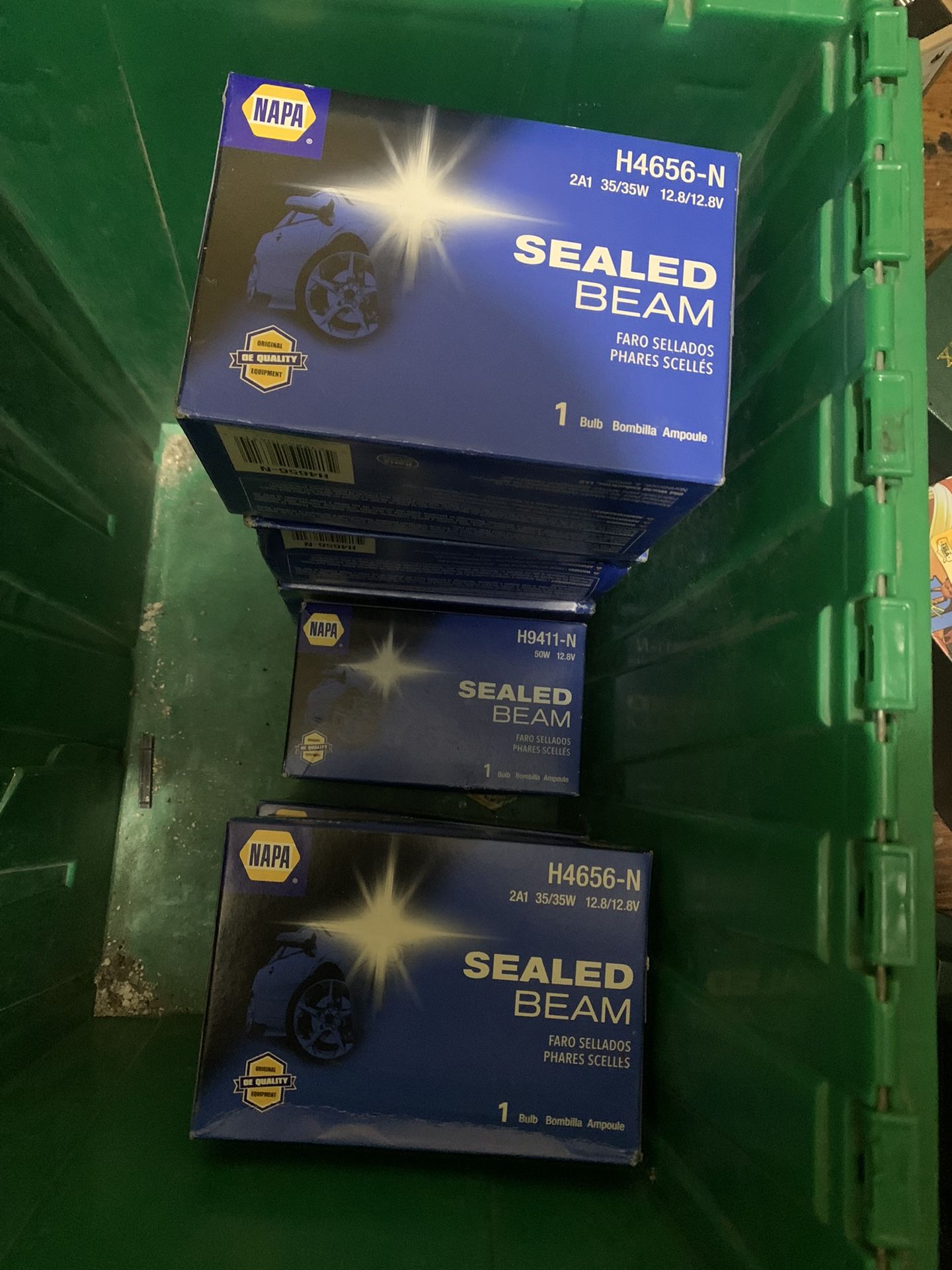 BRAND NEW NAPA SEALED BEAM LIGHTS BULK