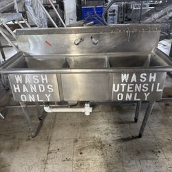 Commercial Three Compartment Sink 